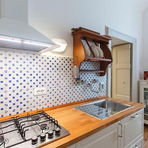 Apartment Vespucci- Quite Historic Palace